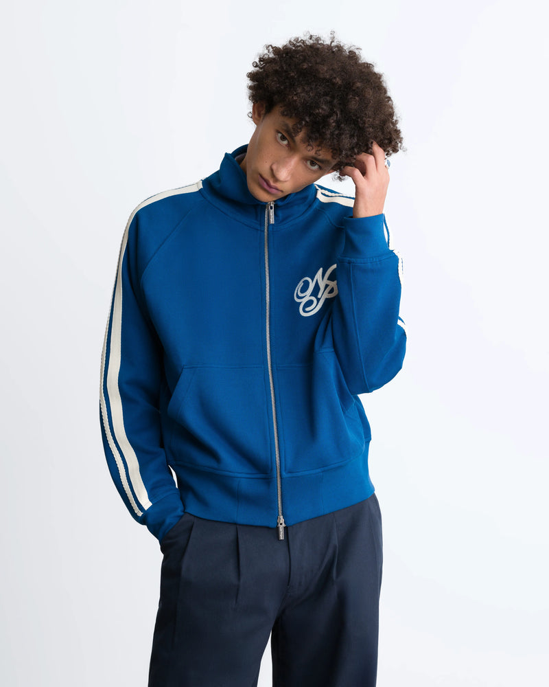 MAN [Model is 180cm/5’11” wearing size M]