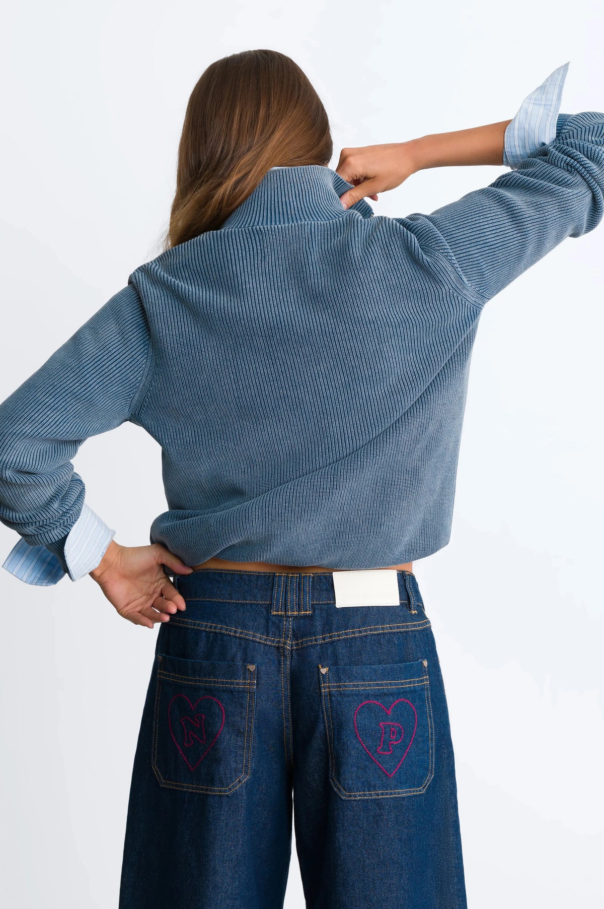 WOMAN [Model is 172cm/5’8” wearing size S]