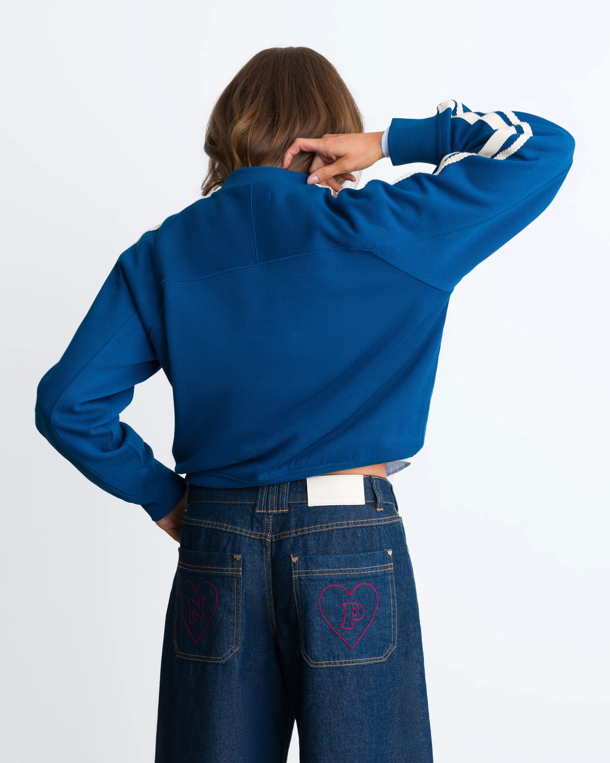 WOMAN [Model is 172cm/5’8” wearing size S]