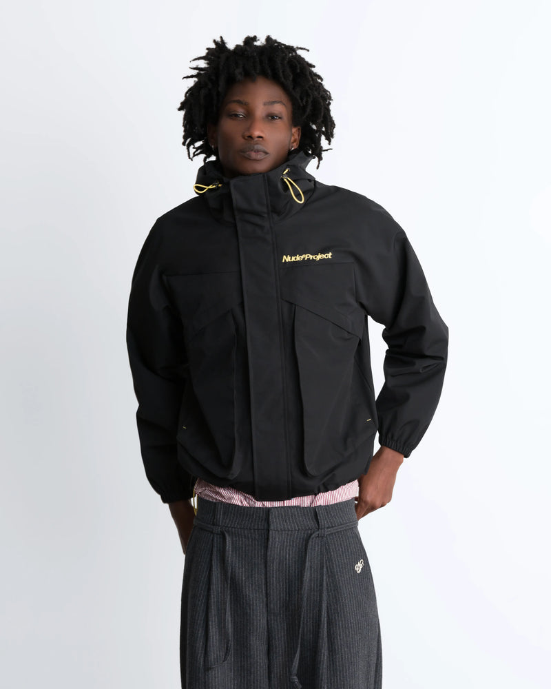 MAN [Model is 189cm/6'2” wearing size M]