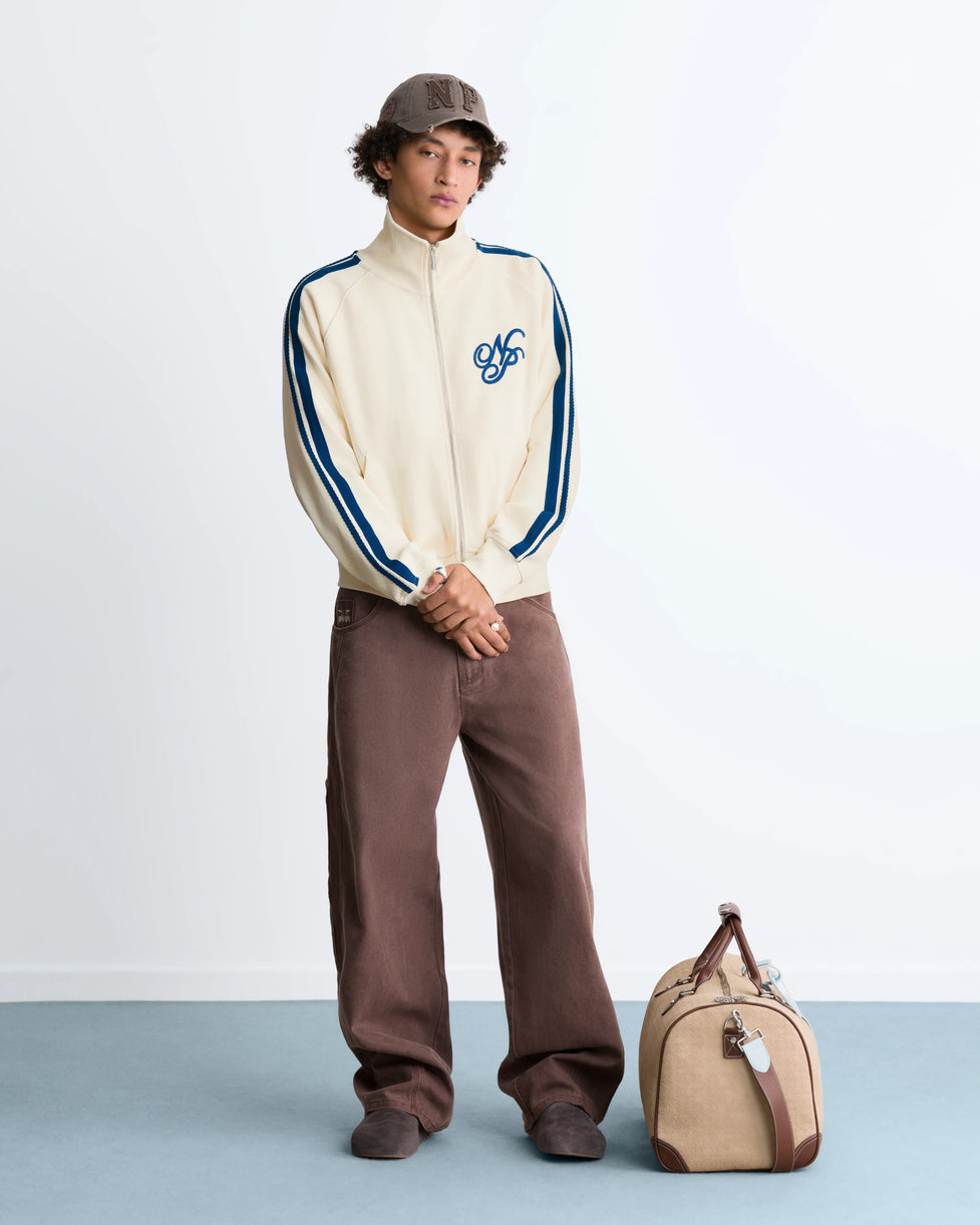 MAN [Model is 180cm/5’11” wearing size M]