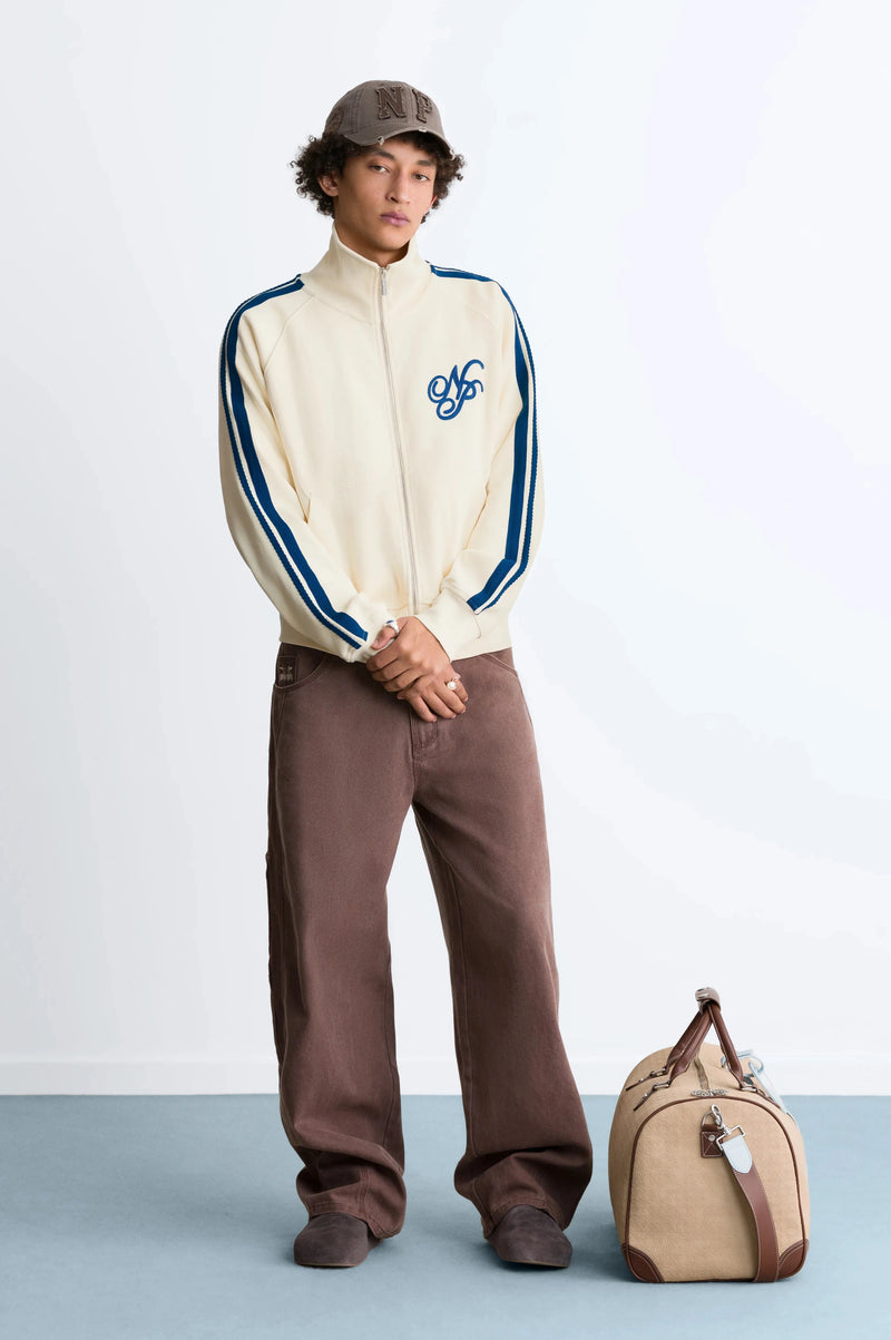MAN [Model is 180cm/5’11” wearing size M]