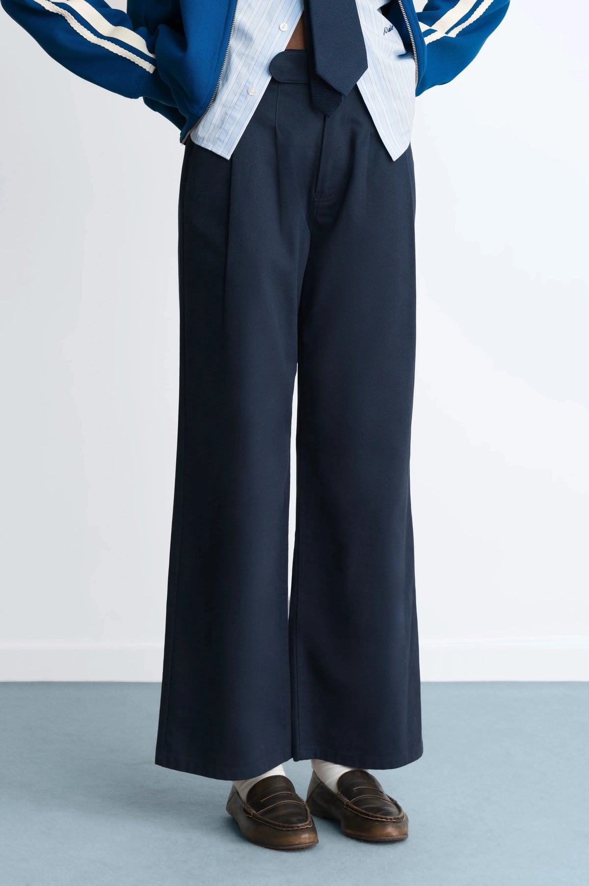 WOMAN [Model is 178cm/5’10” wearing size XS]