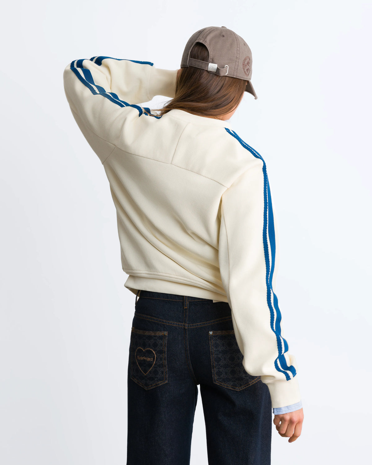 WOMAN [Model is 172cm/5’8” wearing size S]