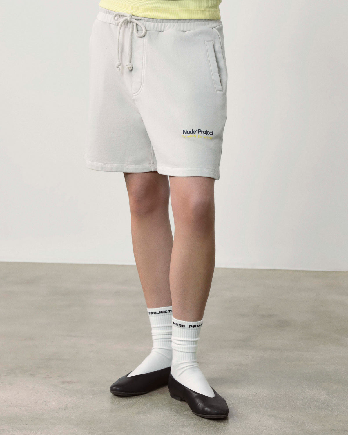 WOMAN [Model is 176cm/5’9” wearing size M]