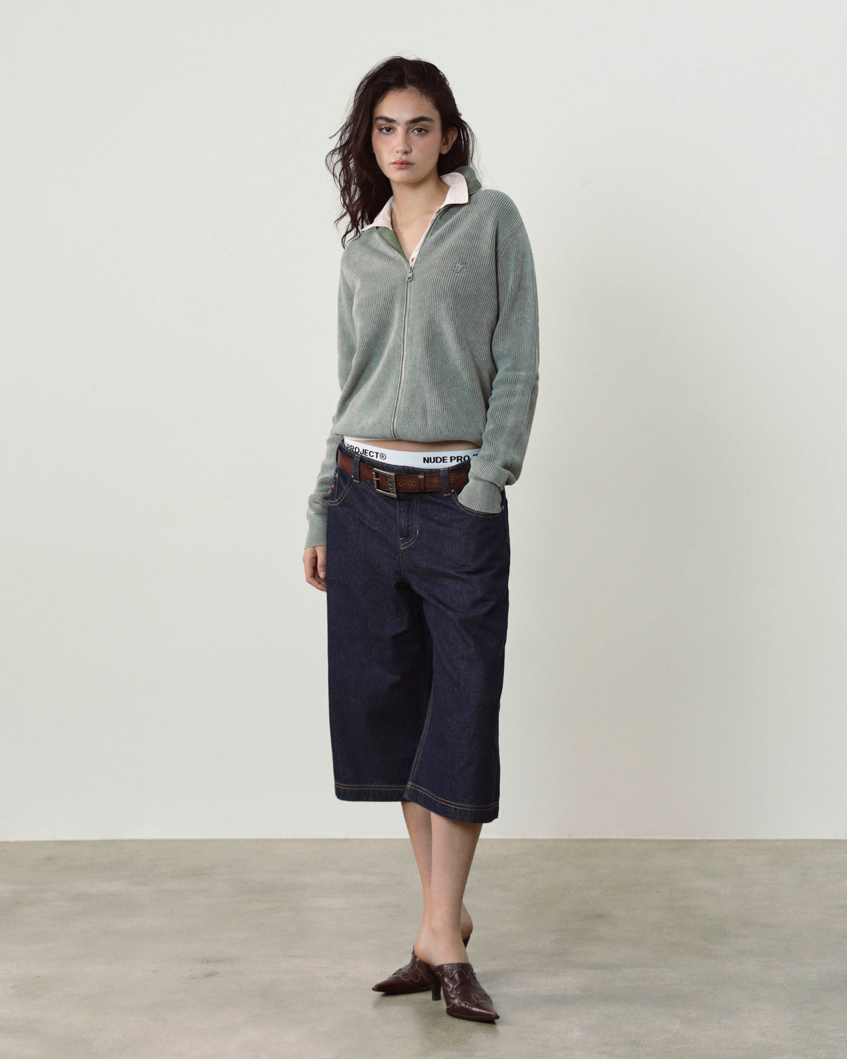 woman [Model is 176cm/5’9” wearing size S]