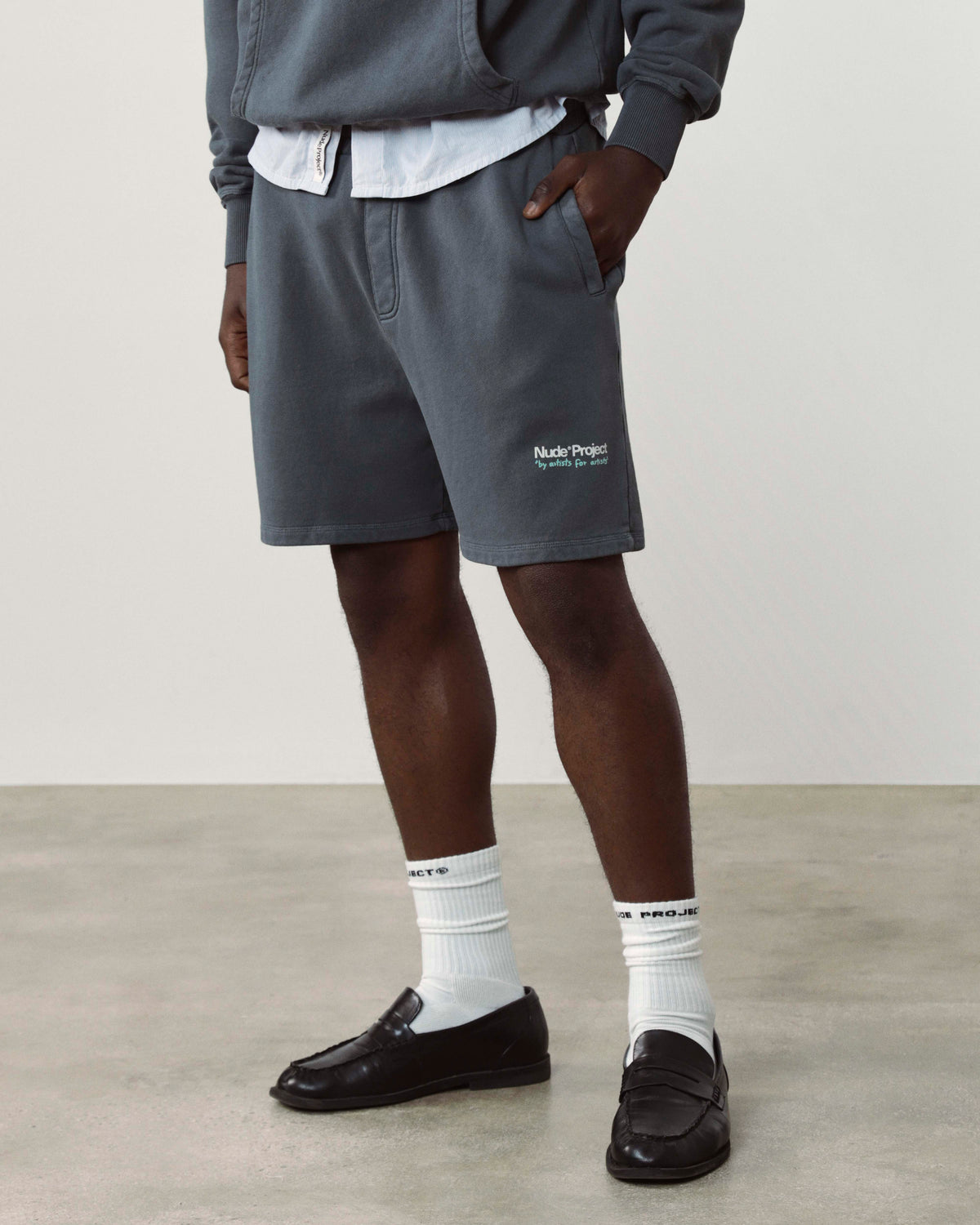 MAN [Model is 185cm/6’1” wearing size L]