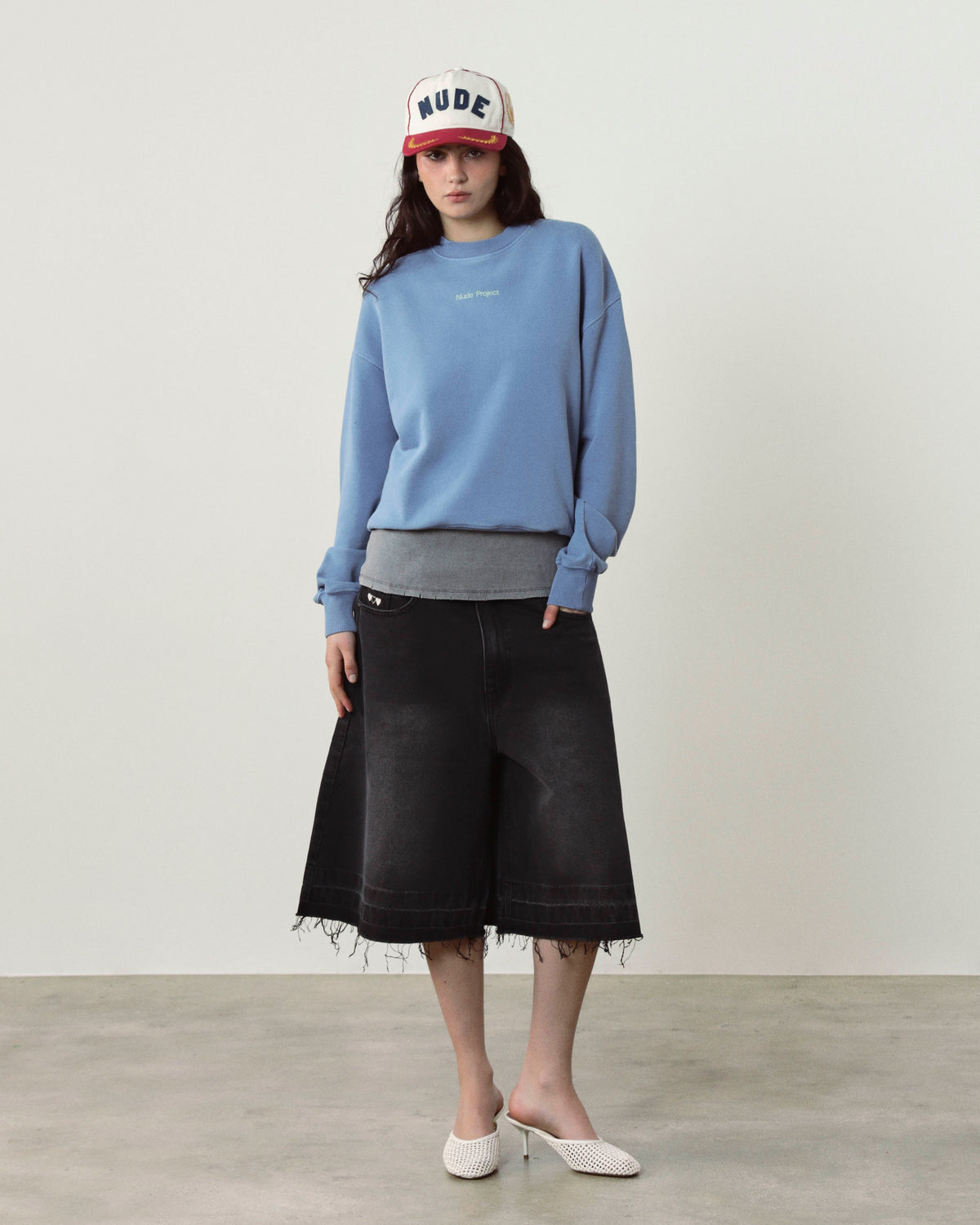 WOMAN [Model is 176cm/5’9” wearing size M]