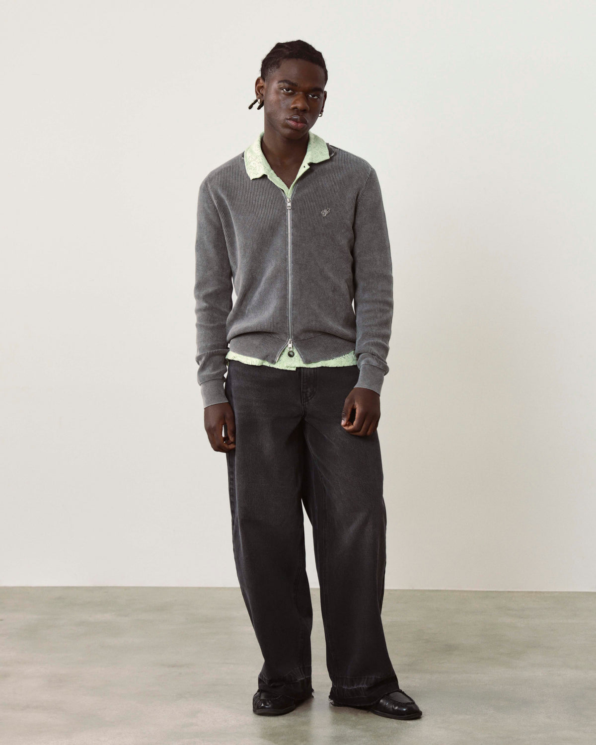 man [Model is 185cm/6’1” wearing size M]