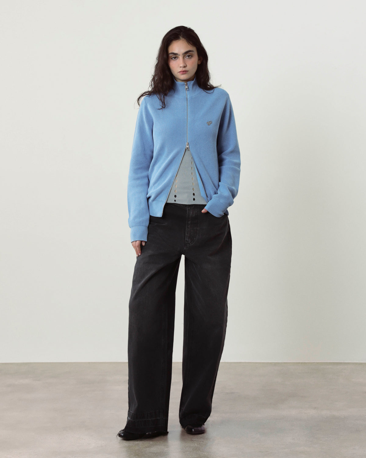 woman [Model is 176cm/5’9” wearing size S]