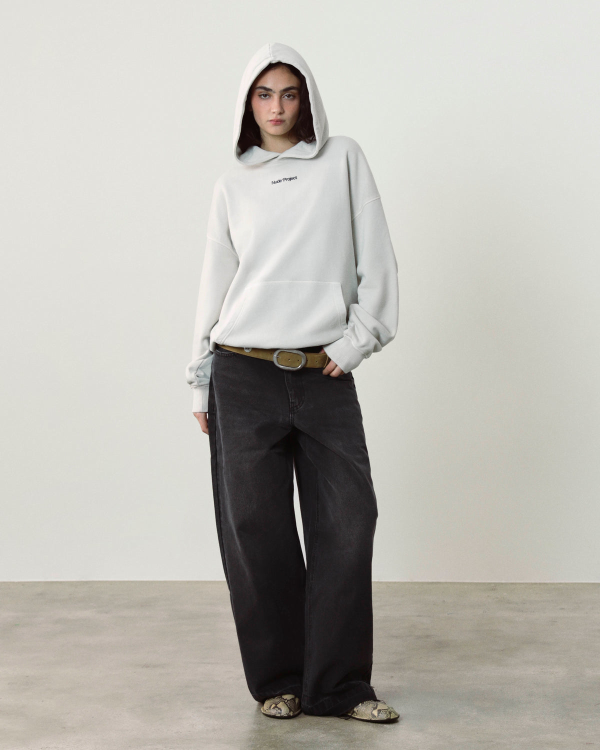 WOMAN [Model is 176cm/5’9” wearing size M]