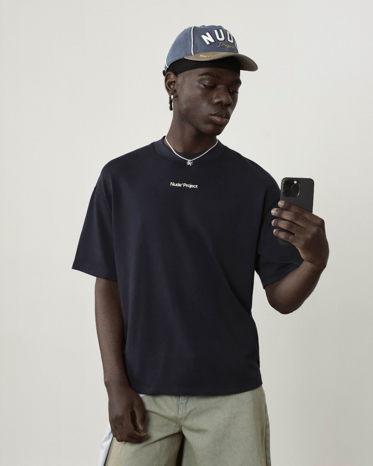 MAN [Model is 185cm/6’1” wearing size L]