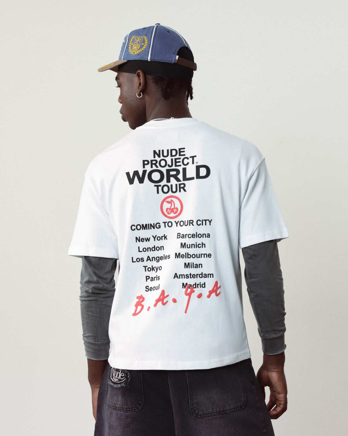 man [Model is 185cm/6’1” wearing size L]