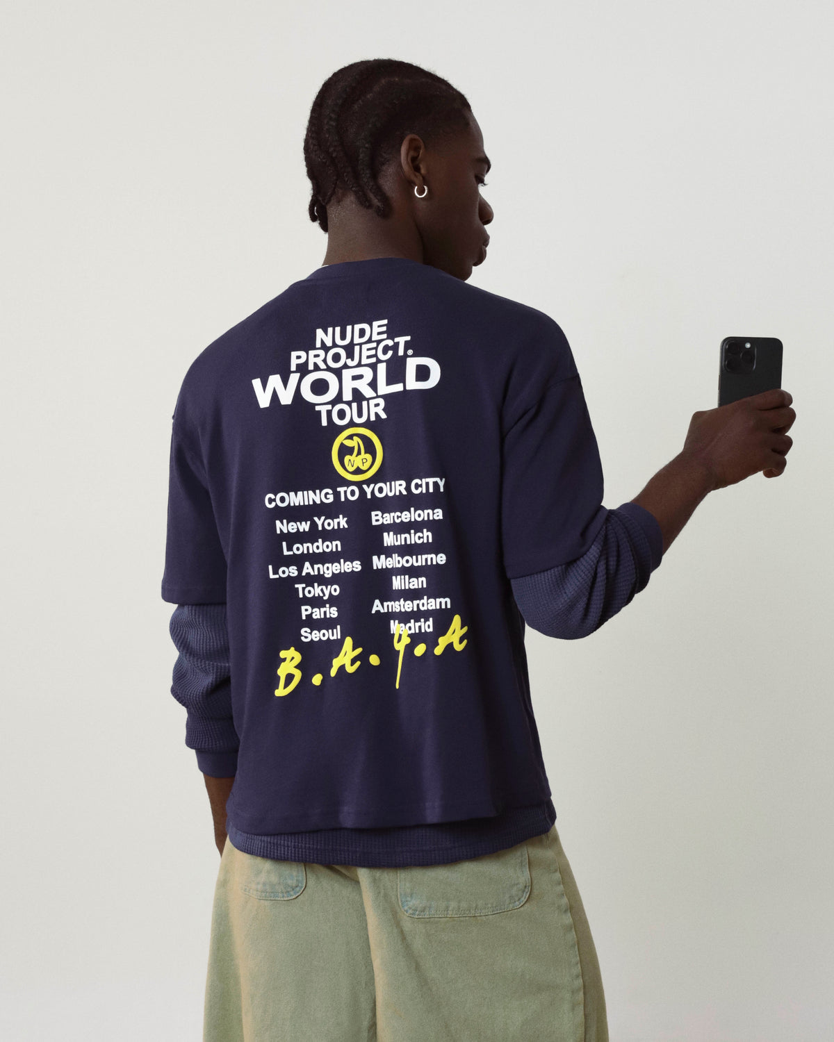 man [Model is 185cm/6’1” wearing size L]