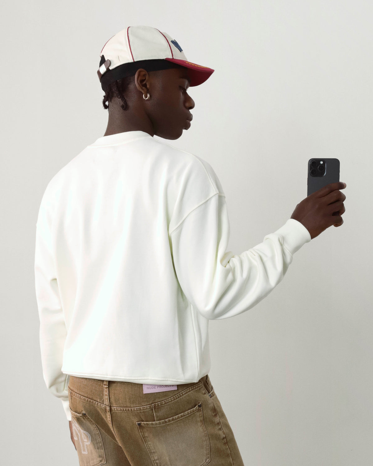 MAN [Model is 185cm/6’1” wearing size L]