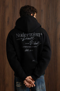 MAN [Model is 1.85 m / 6’1” wearing size M]