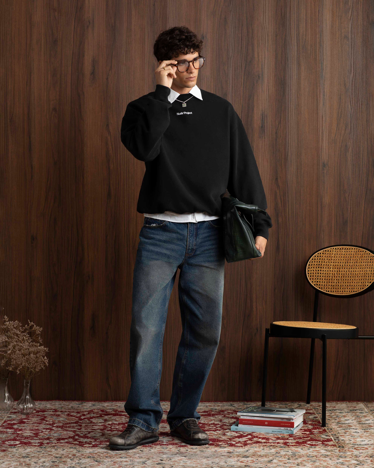 MAN [Model is 1.85 m / 6’1” wearing size M]