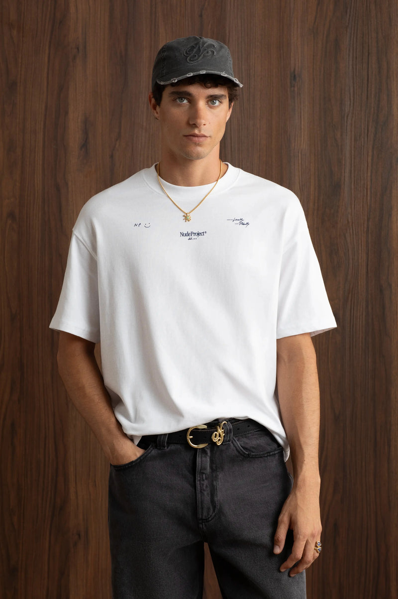 MAN [Model is 1.85 m / 6’1” wearing size M]
