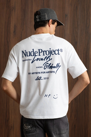 MAN [Model is 1.85 m / 6’1” wearing size M]