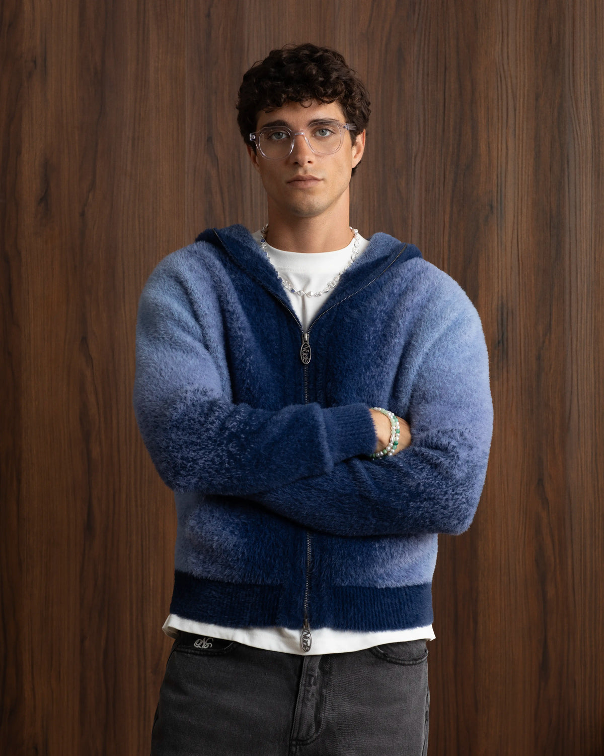 MAN [Model is 1.85 m / 6’1” wearing size M]