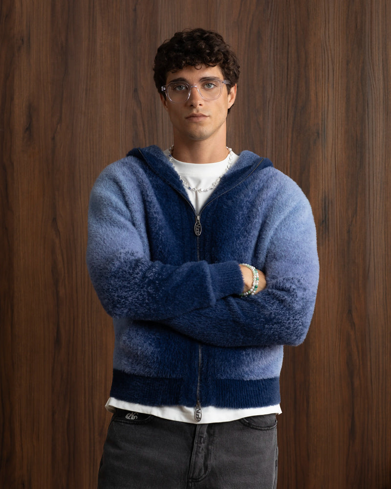 MAN [Model is 1.85 m / 6’1” wearing size M]