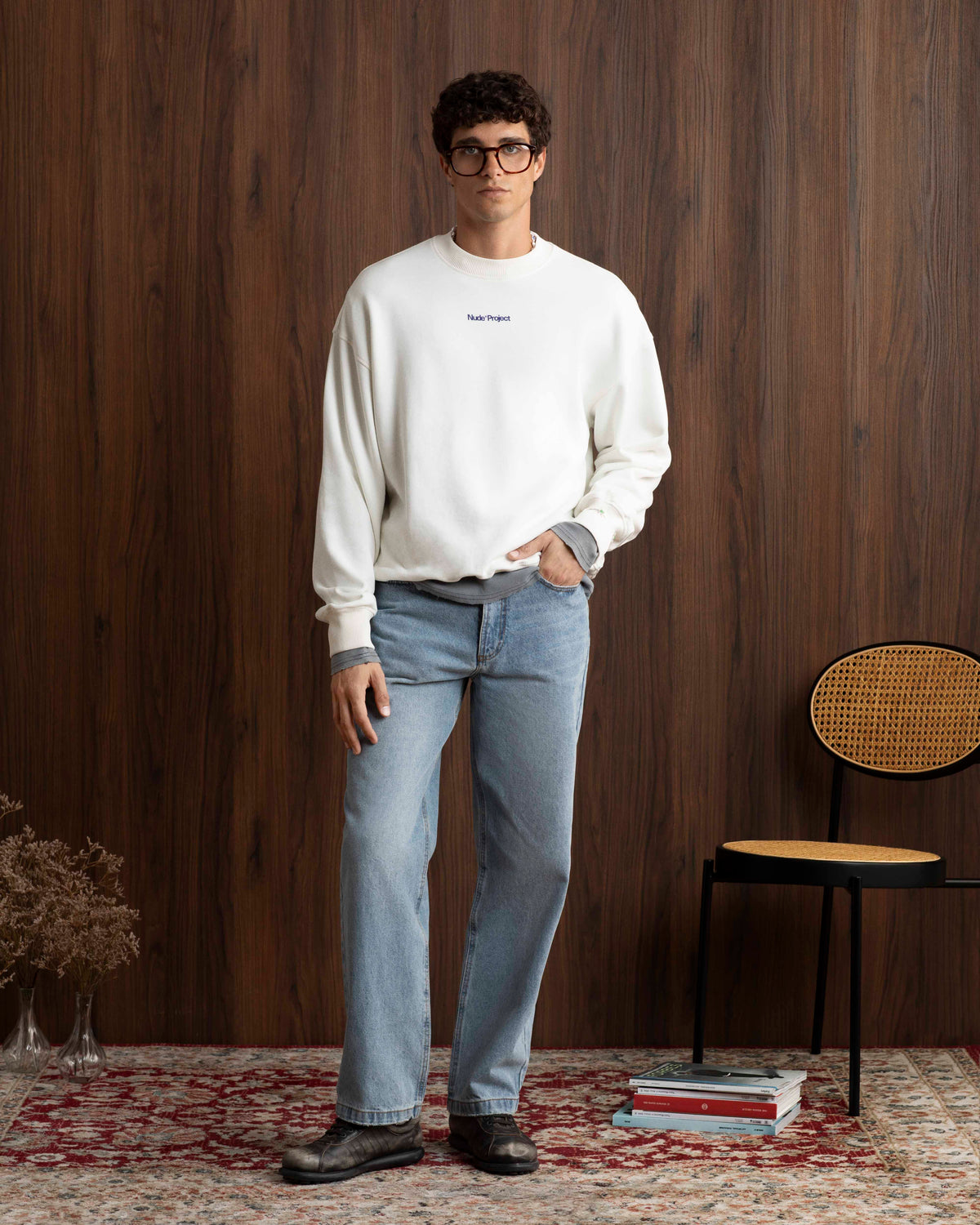 MAN [Model is 1.85 m / 6’1” wearing size M]