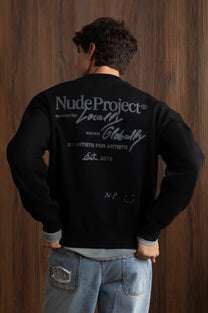 MAN [Model is 1.85 m / 6’1” wearing size M]