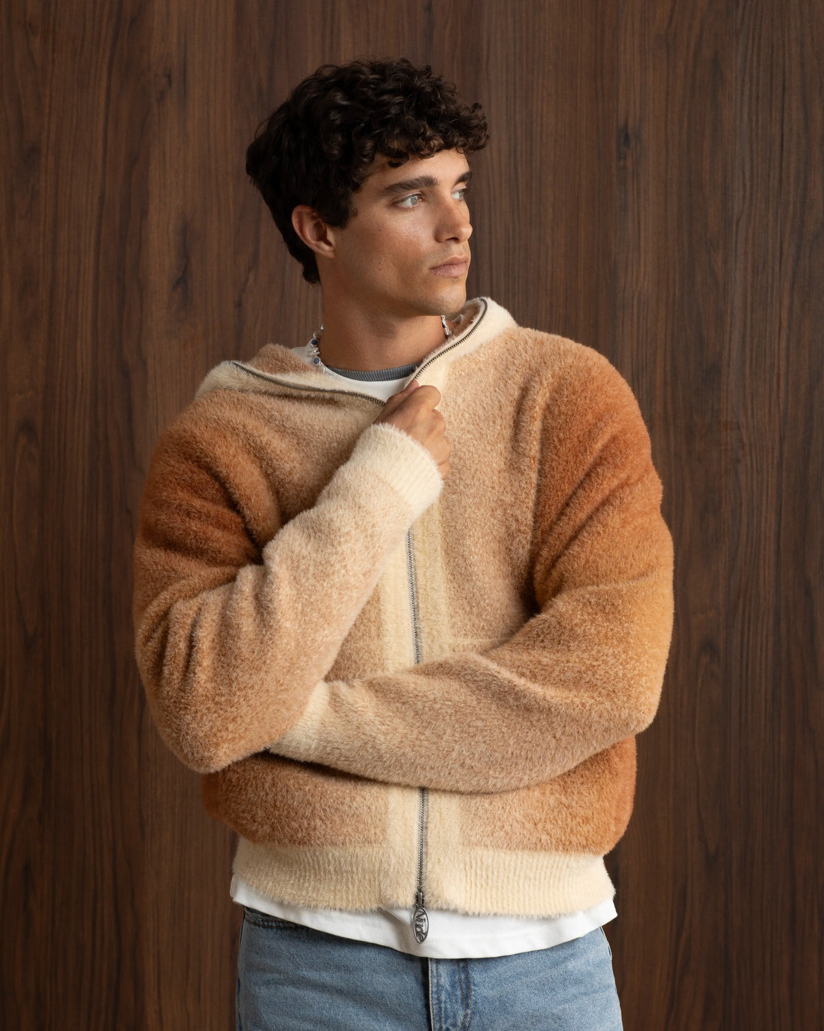 MAN [Model is 1.85 m / 6’1” wearing size M]