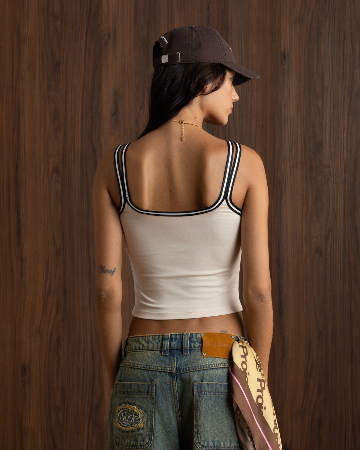 WOMAN [Model is 179cm/5’10” wearing size S]