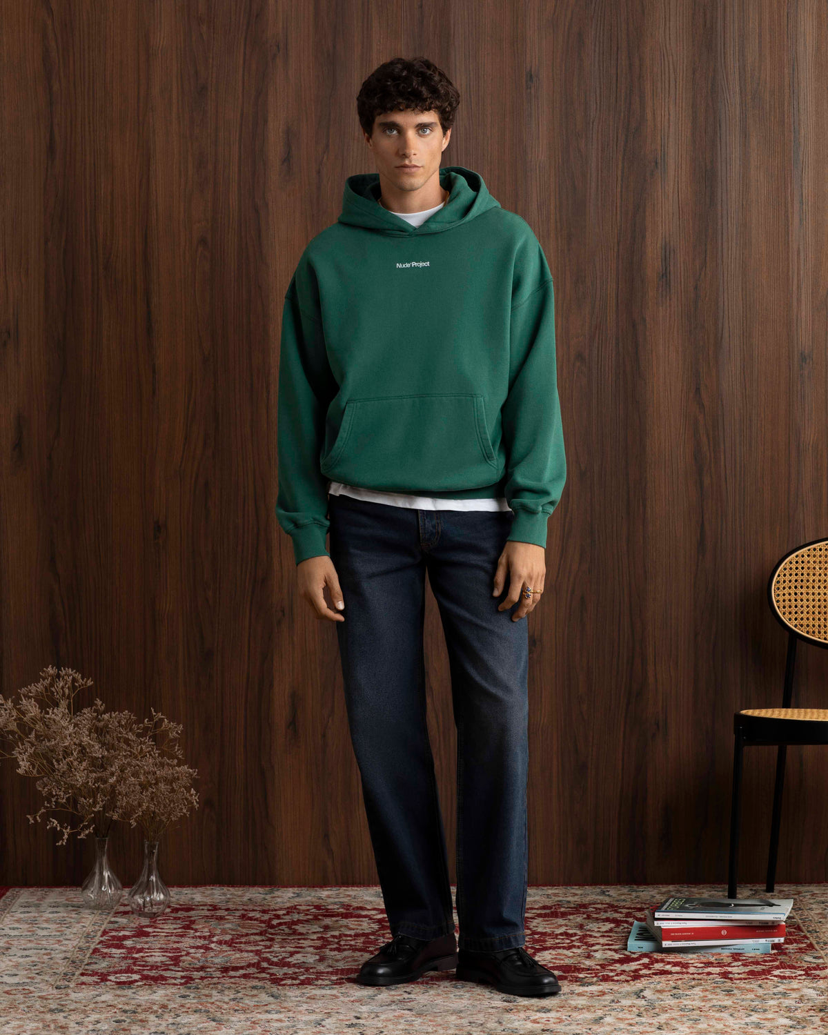 MAN [Model is 1.85 m / 6’1” wearing size M]