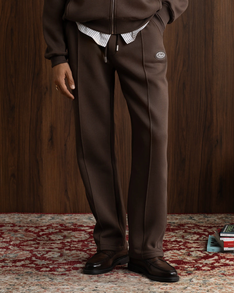 MAN [Model is 1.85 m / 6’1” wearing size M]