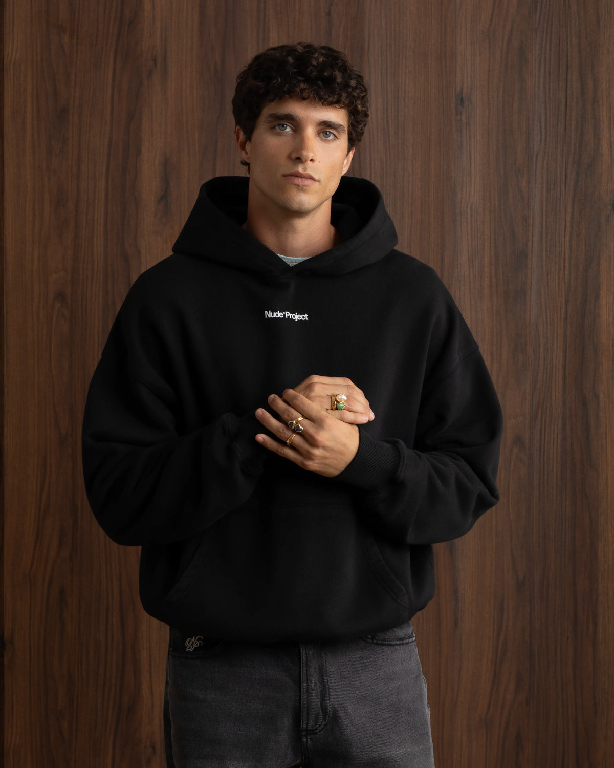 MAN [Model is 1.85 m / 6’1” wearing size M]