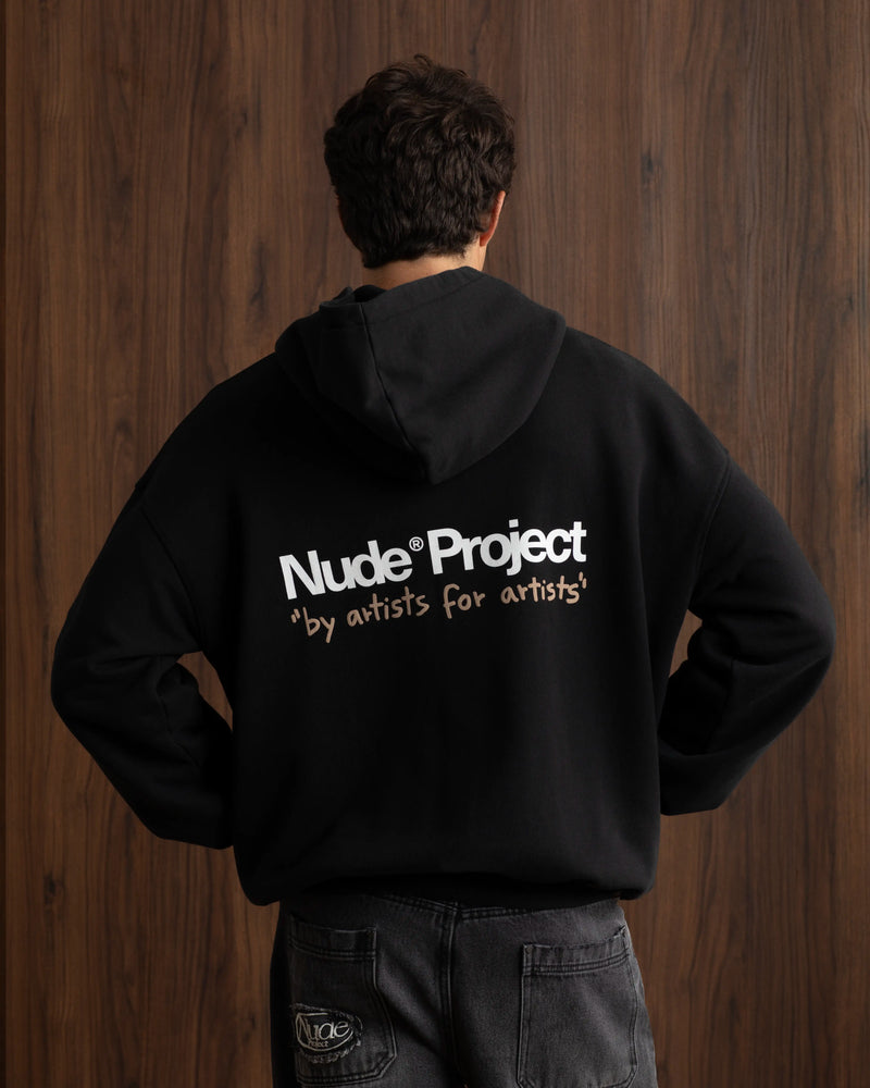 MAN [Model is 1.85 m / 6’1” wearing size M]