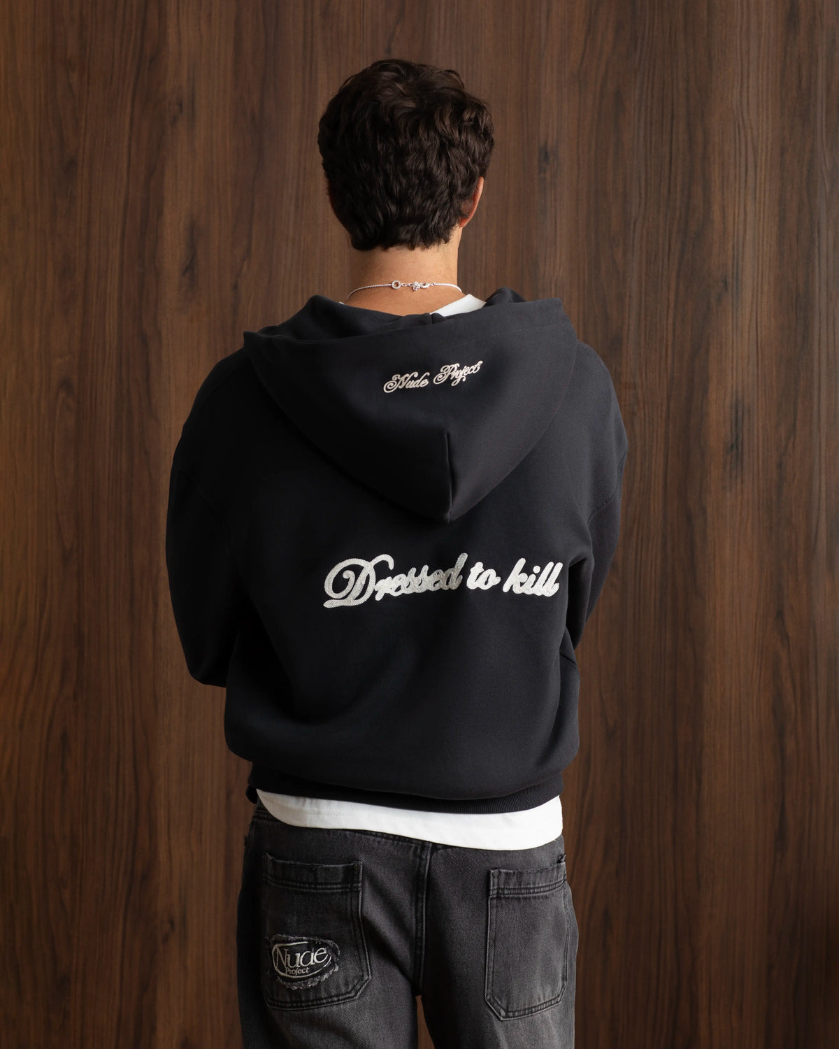 MAN [Model is 1.85 m / 6’1” wearing size M]