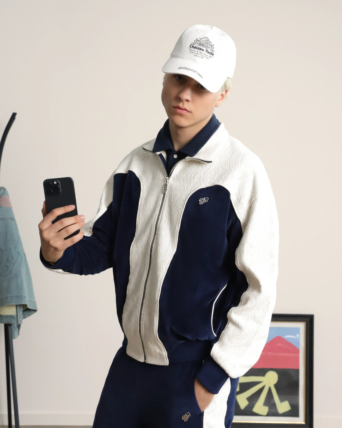 MAN [Model is 184cm/6’0” wearing size L]