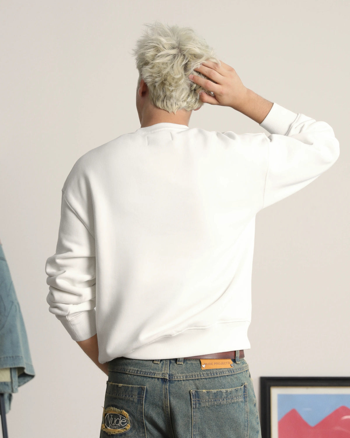 MAN [Model is 184cm/6’0” wearing size L]