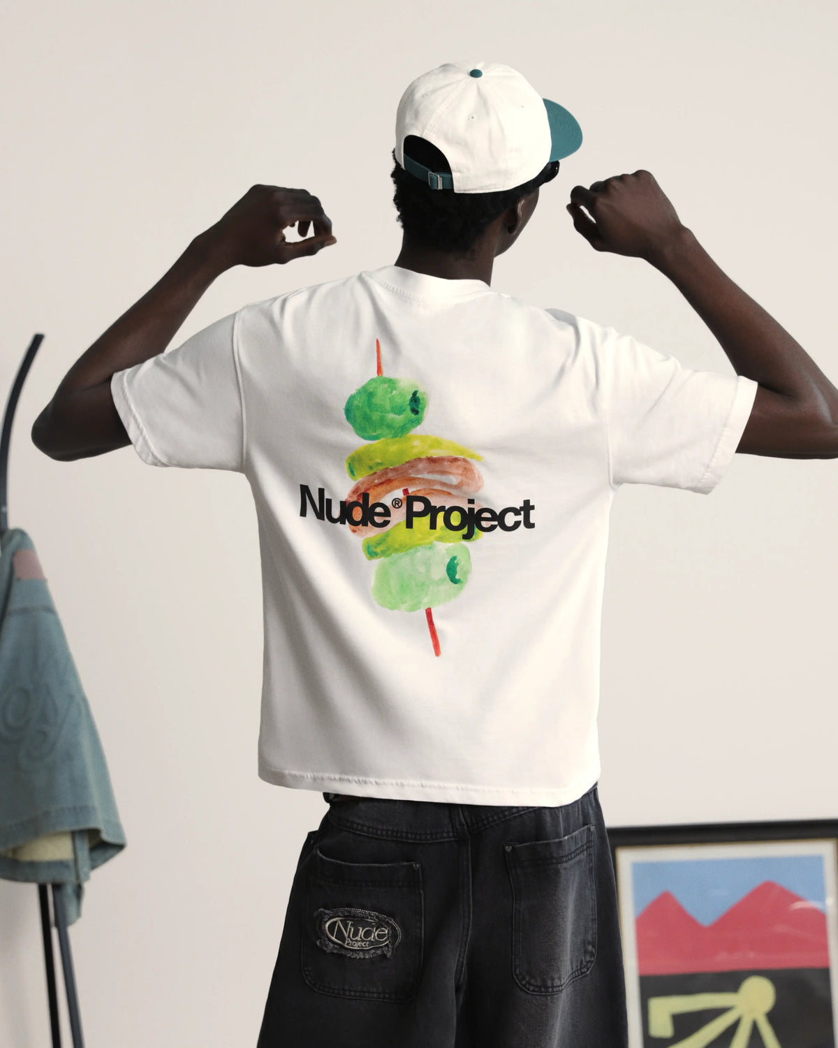 MAN [Model is 187cm/6’1” wearing size M]