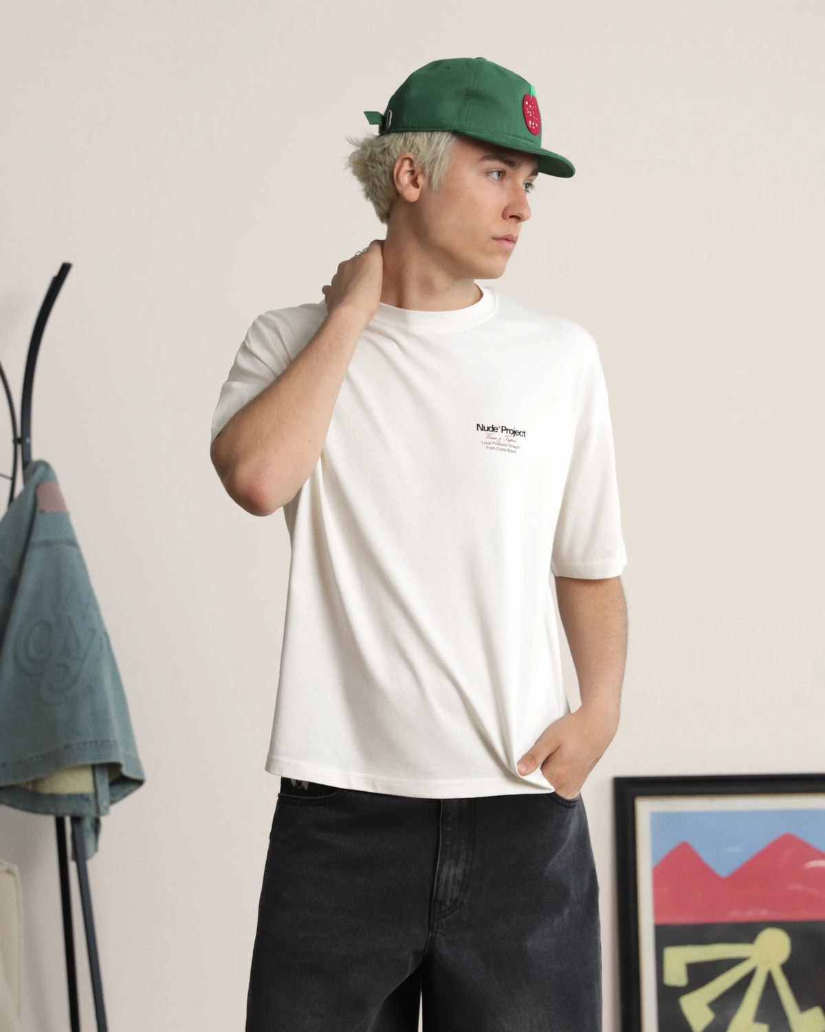 MAN [Model is 184cm/6’0” wearing size L]