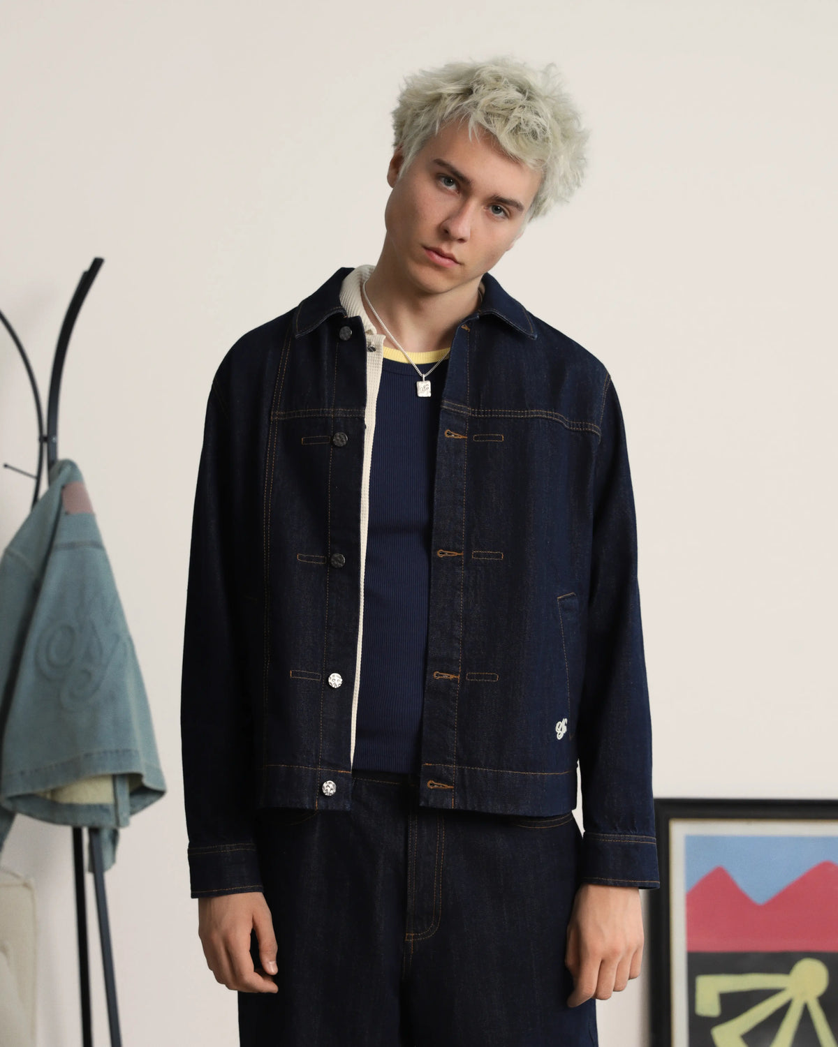 MAN [Model is 184cm/6’0” wearing size L]