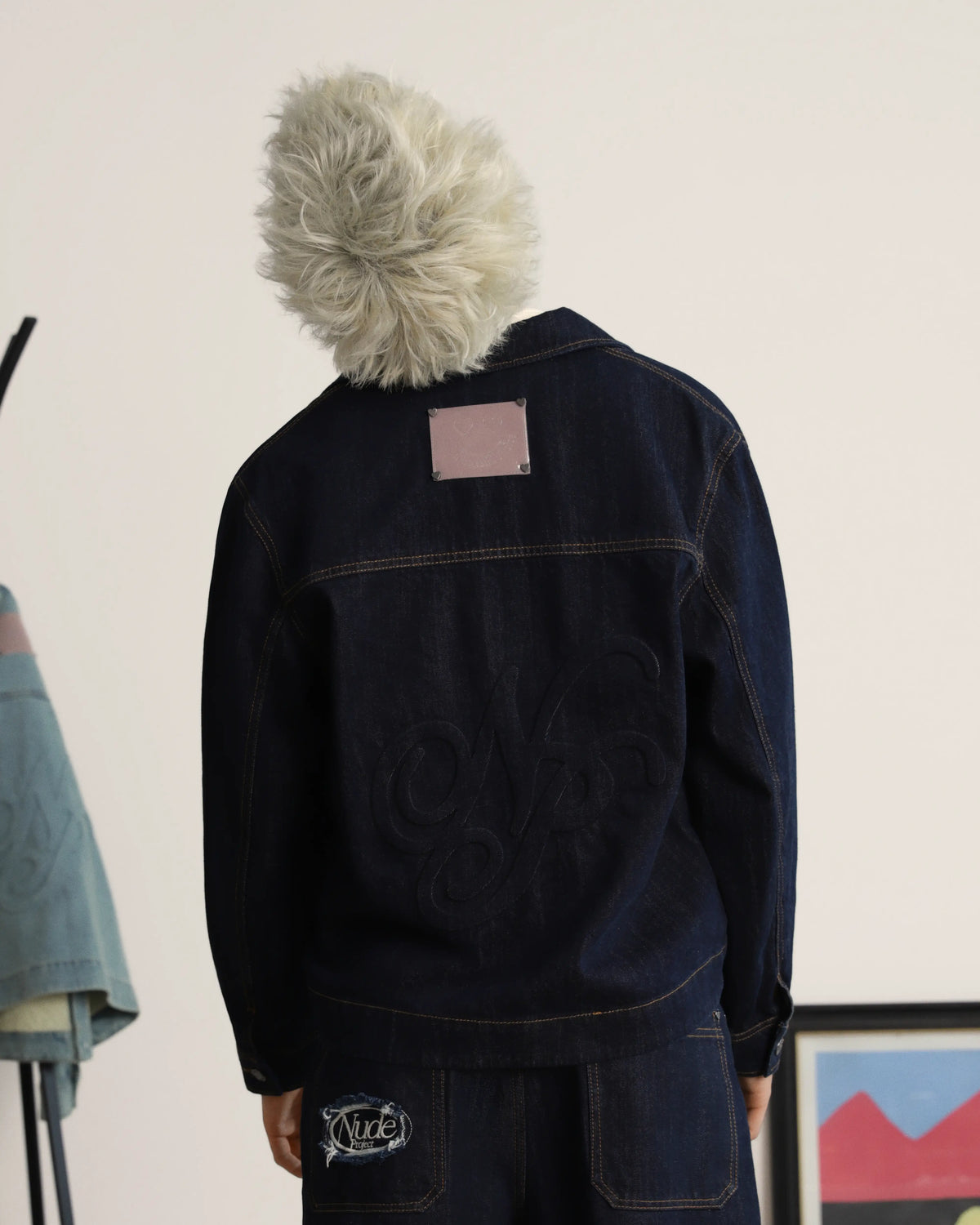 MAN [Model is 184cm/6’0” wearing size L]