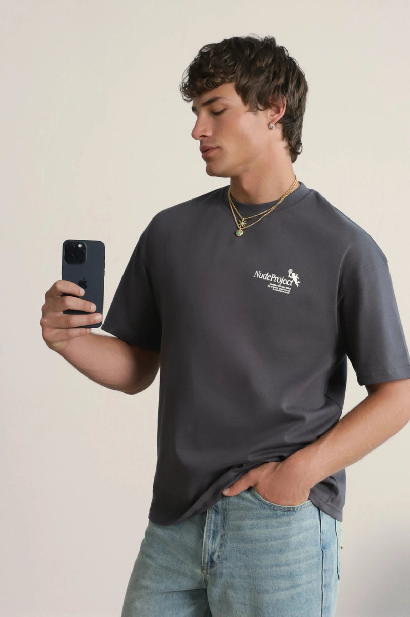 MAN [Model is 187cm/6’1” wearing size M]