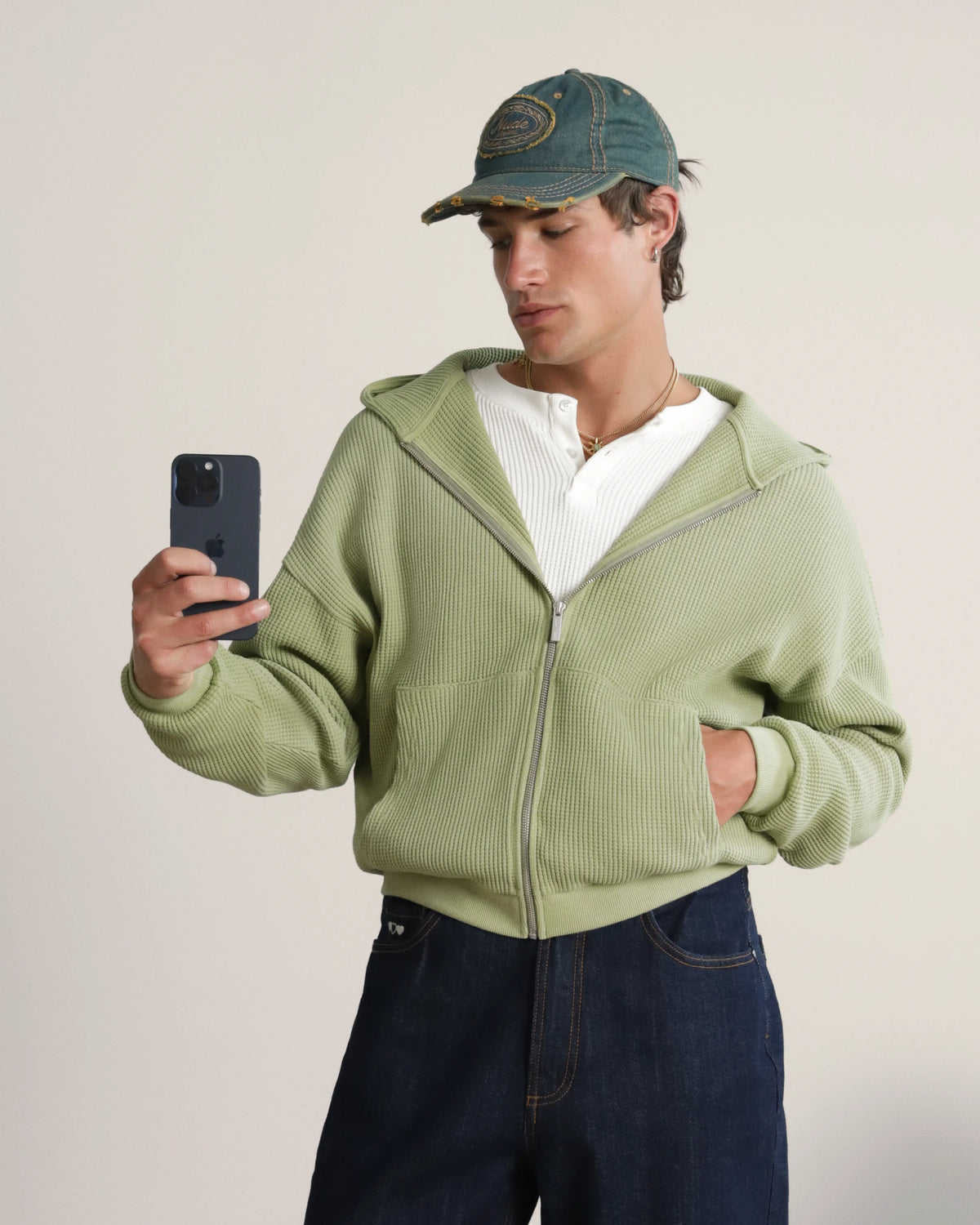 MAN [Model is 187cm/6’1” wearing size M]