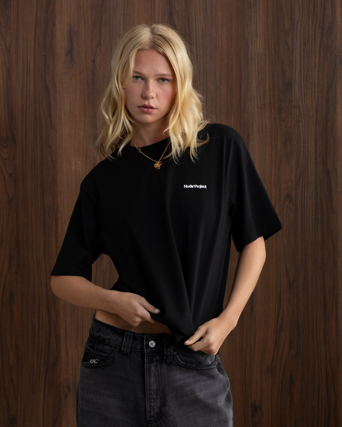 WOMAN [Model is 171cm/5’7” wearing size S]