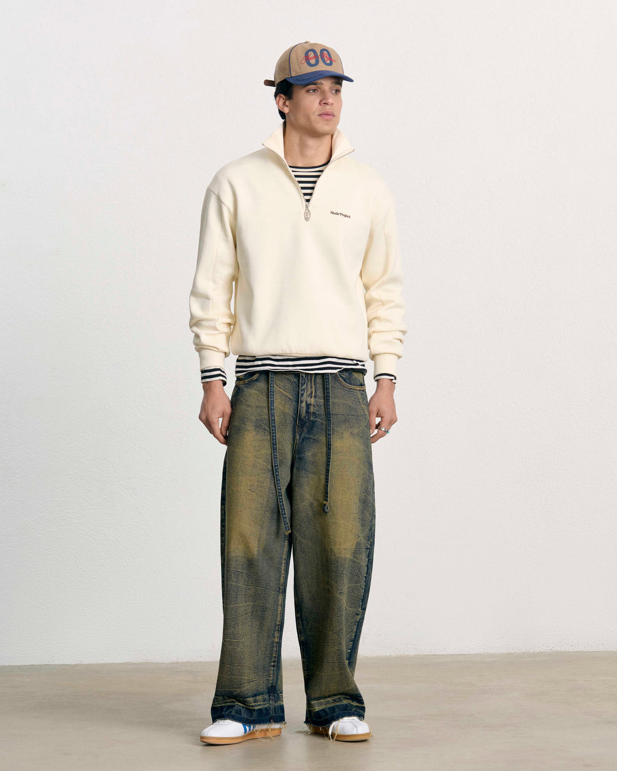 MAN [Model is 188cm/6’2” wearing size L]