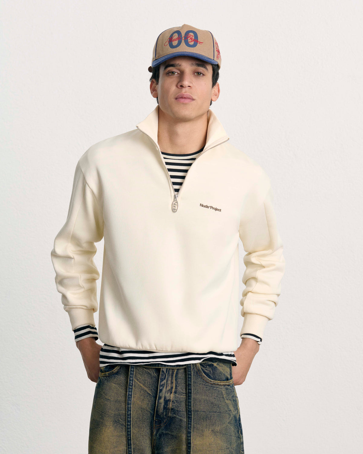 MAN [Model is 188cm/6’2” wearing size L]