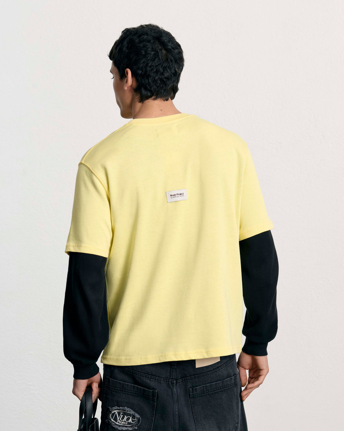 MAN [Model is 188cm/6’2” wearing size L]