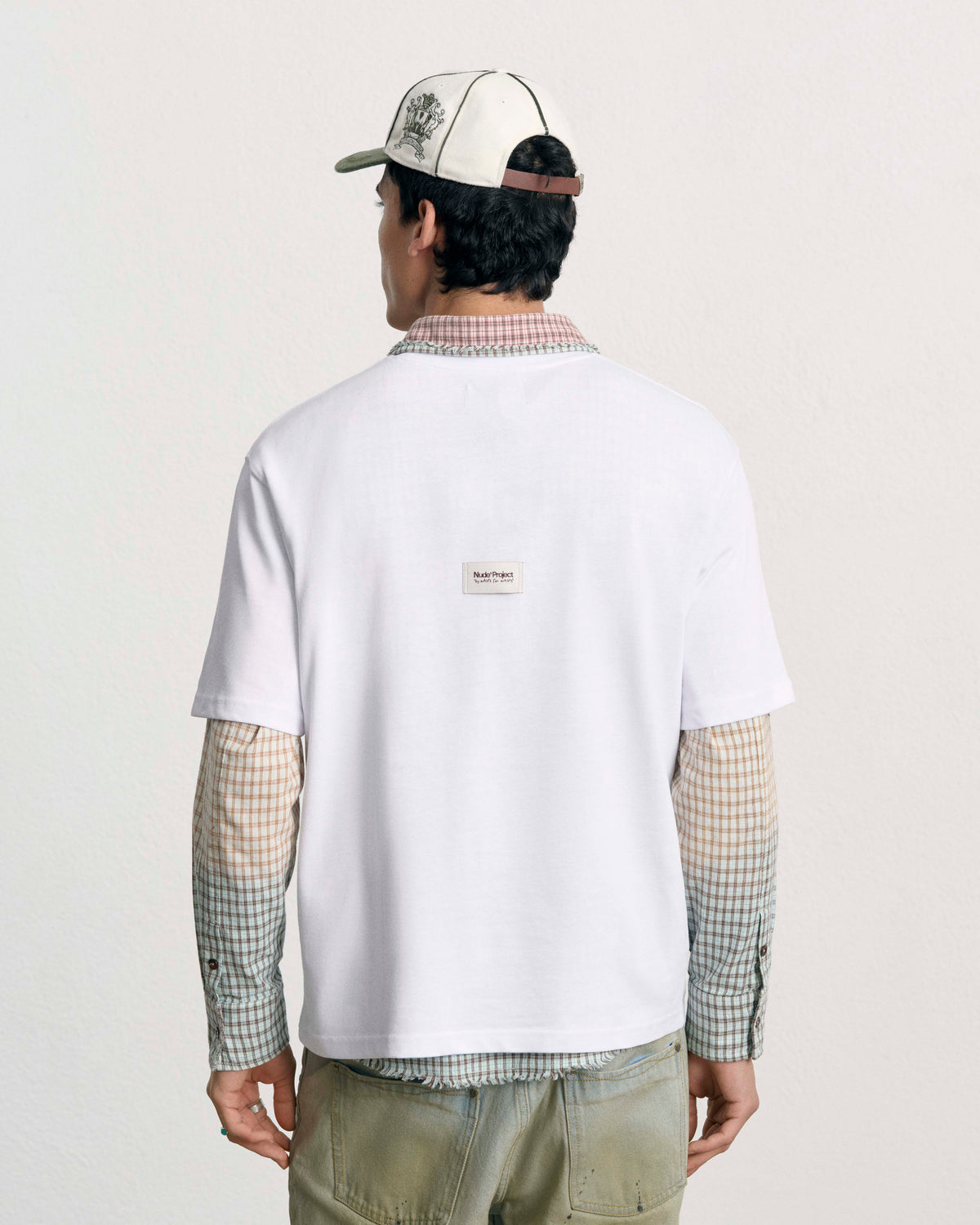 MAN [Model is 188cm/6’2” wearing size L]