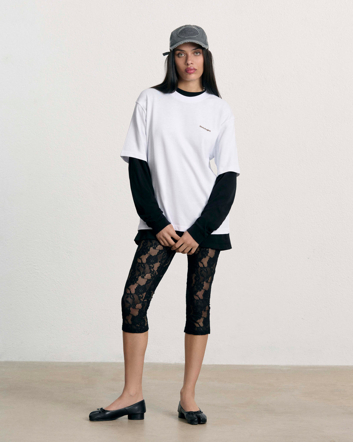 WOMAN [Model is 173cm/5’8” wearing size M]