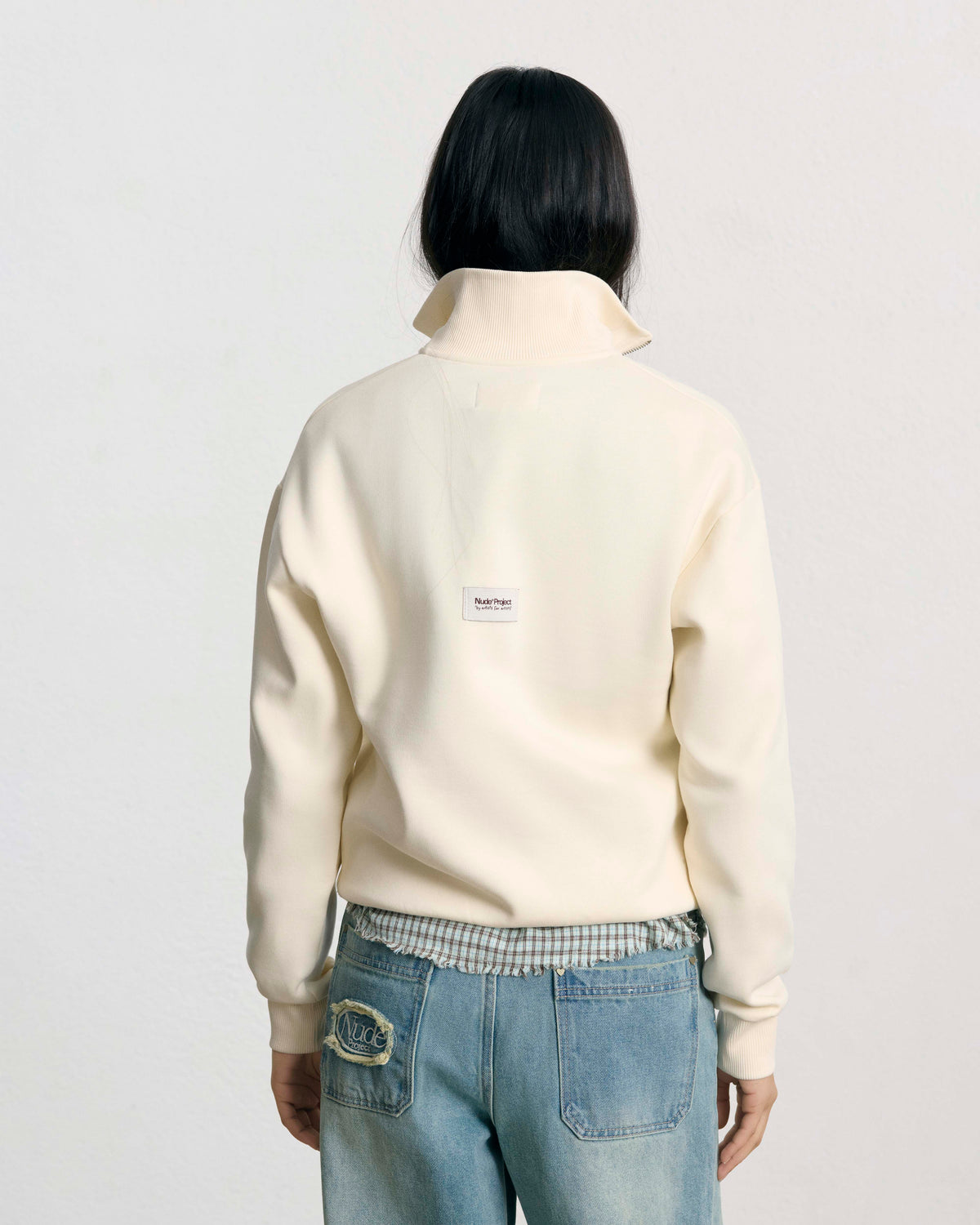 WOMAN [Model is 173cm/5’8” wearing size M]