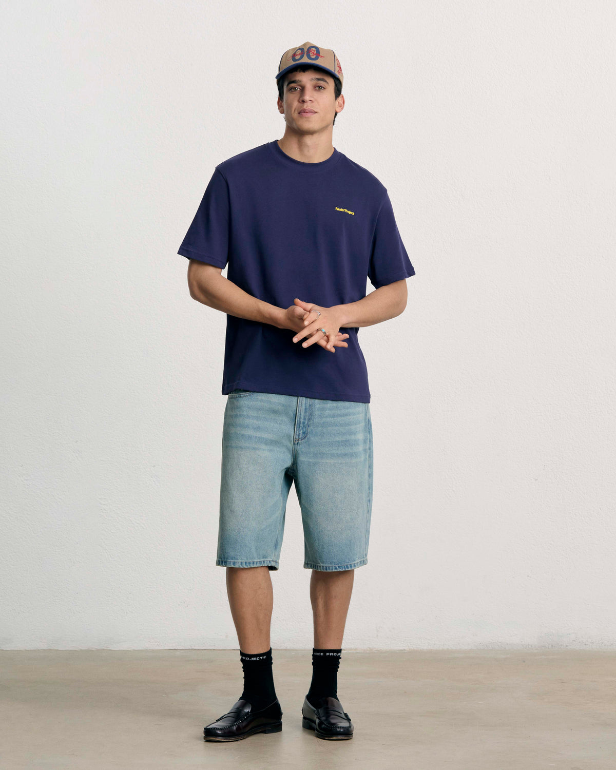 MEN [Model is 188cm/6’2” wearing size L]